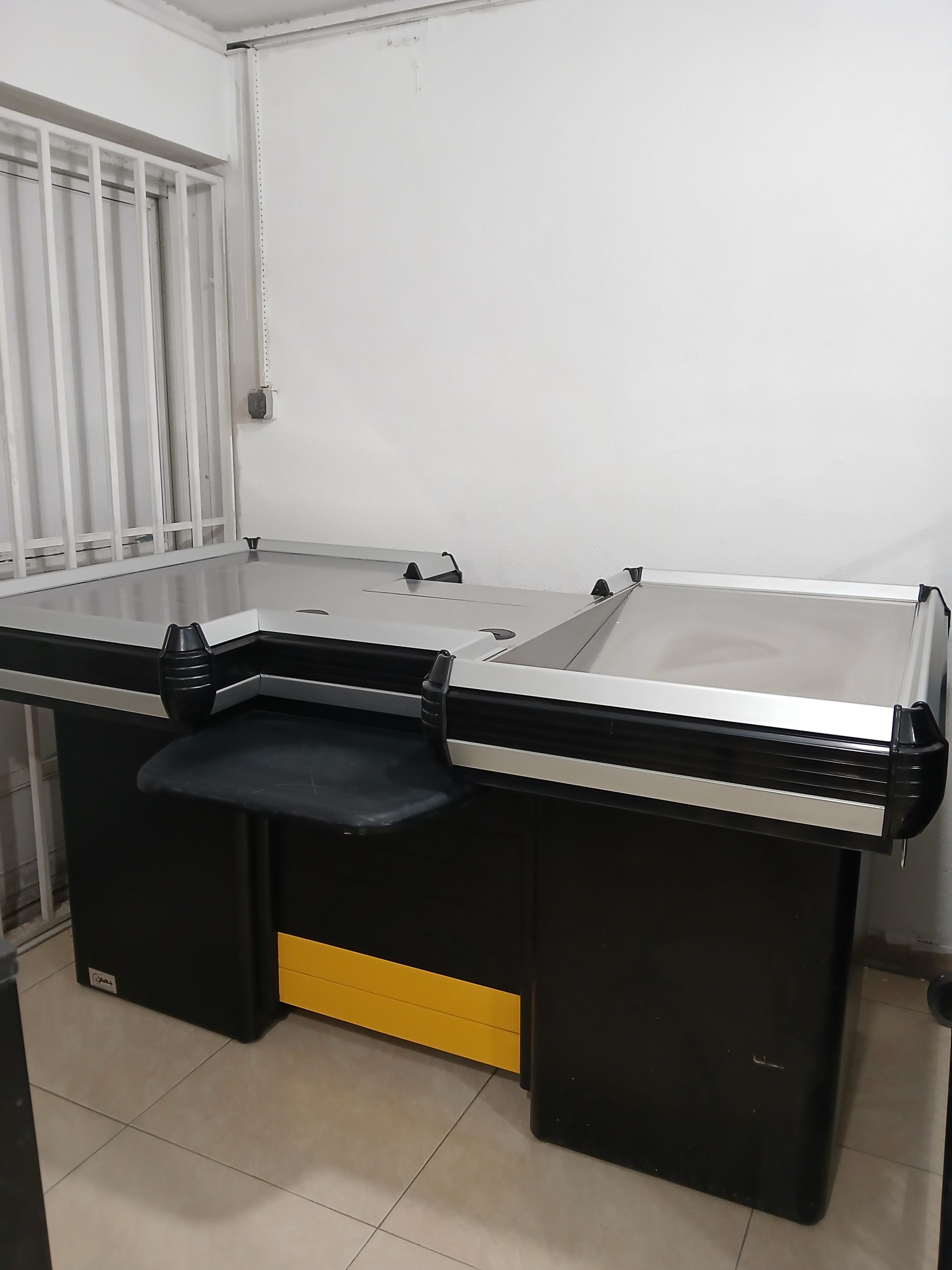 ارائه‌ی حرفه‌ای انواع تجهیزات فروشگاهی