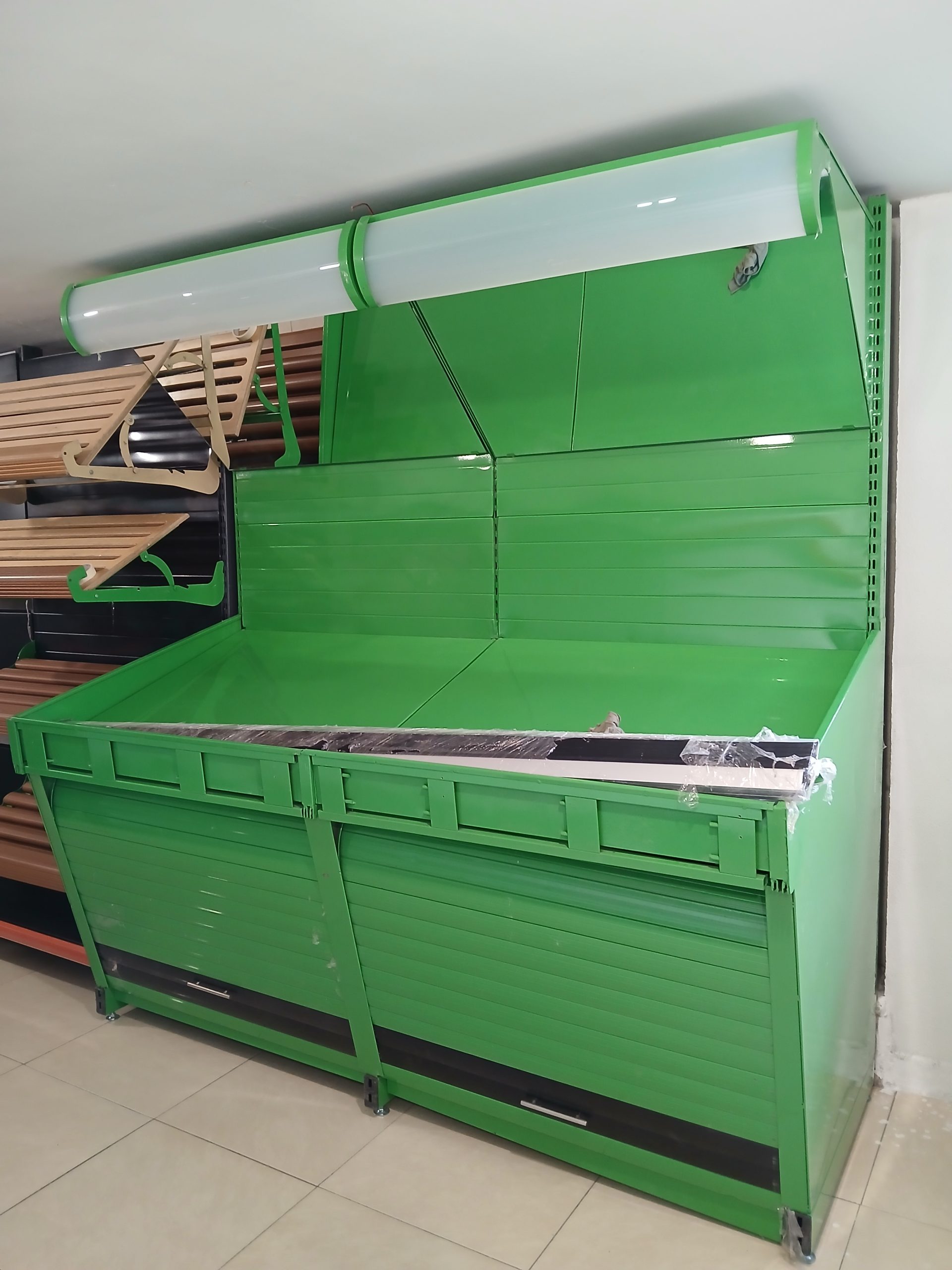 ارائه‌ی حرفه‌ای انواع تجهیزات فروشگاهی