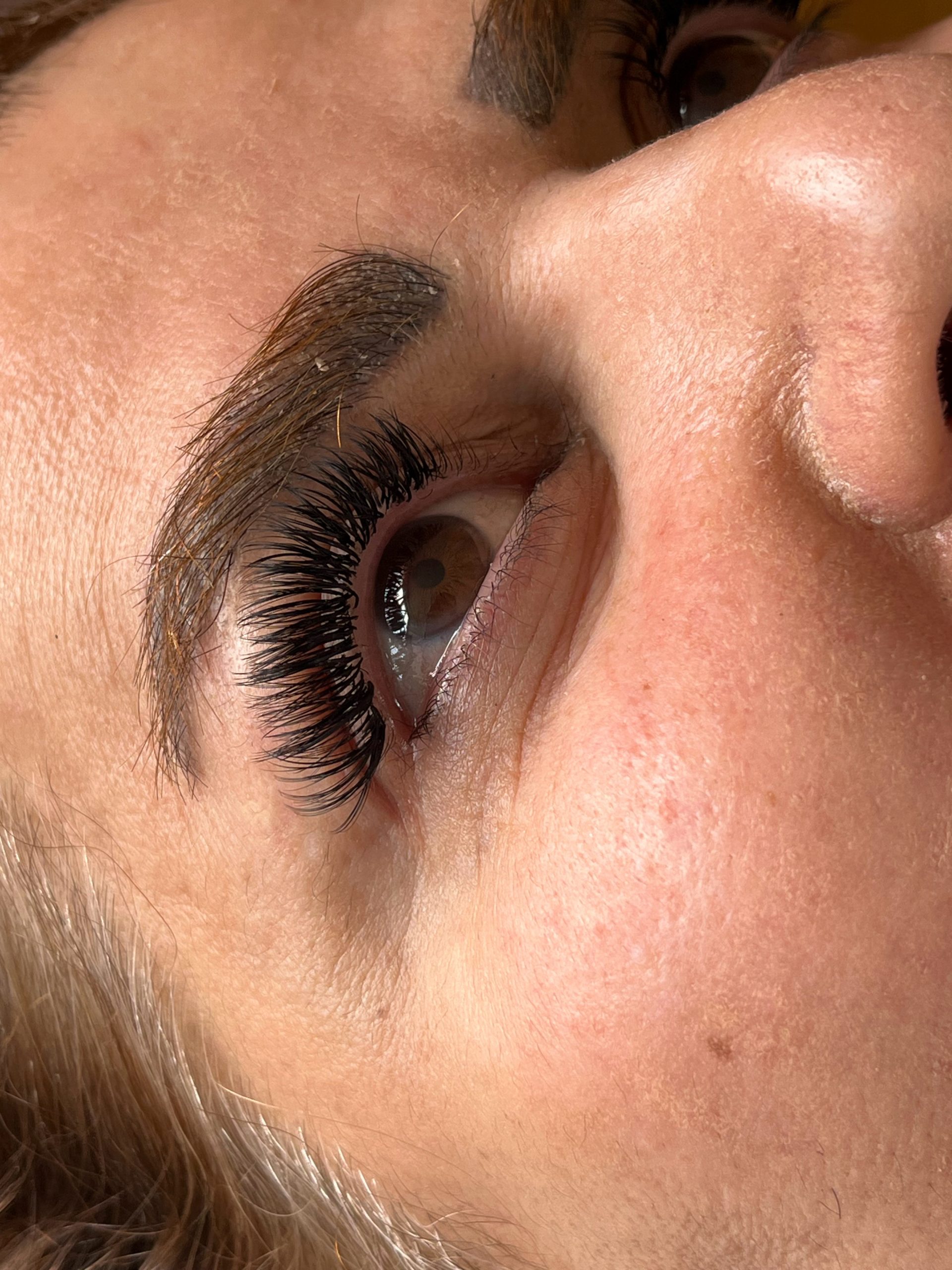 خدمات و اموزش اکستنشن مژه