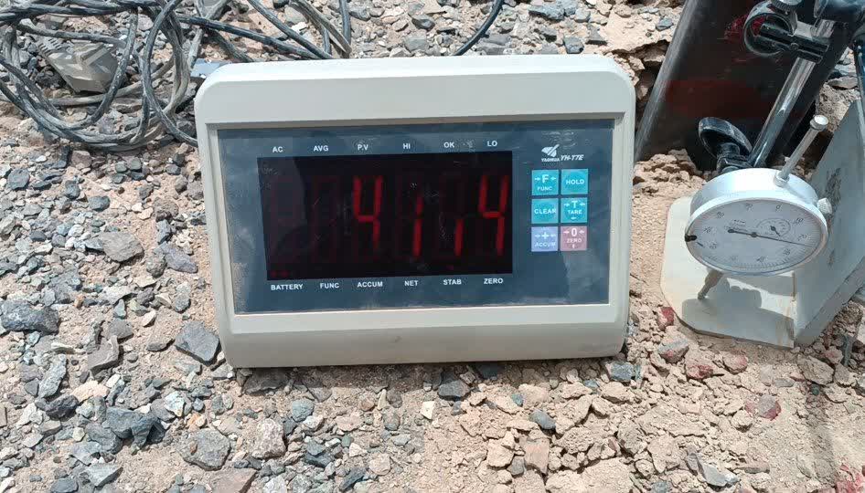 انجام پایه کوبی نیروگاه خورشیدی و انجام آزمایش پول آوت نیروگاه خورشیدی