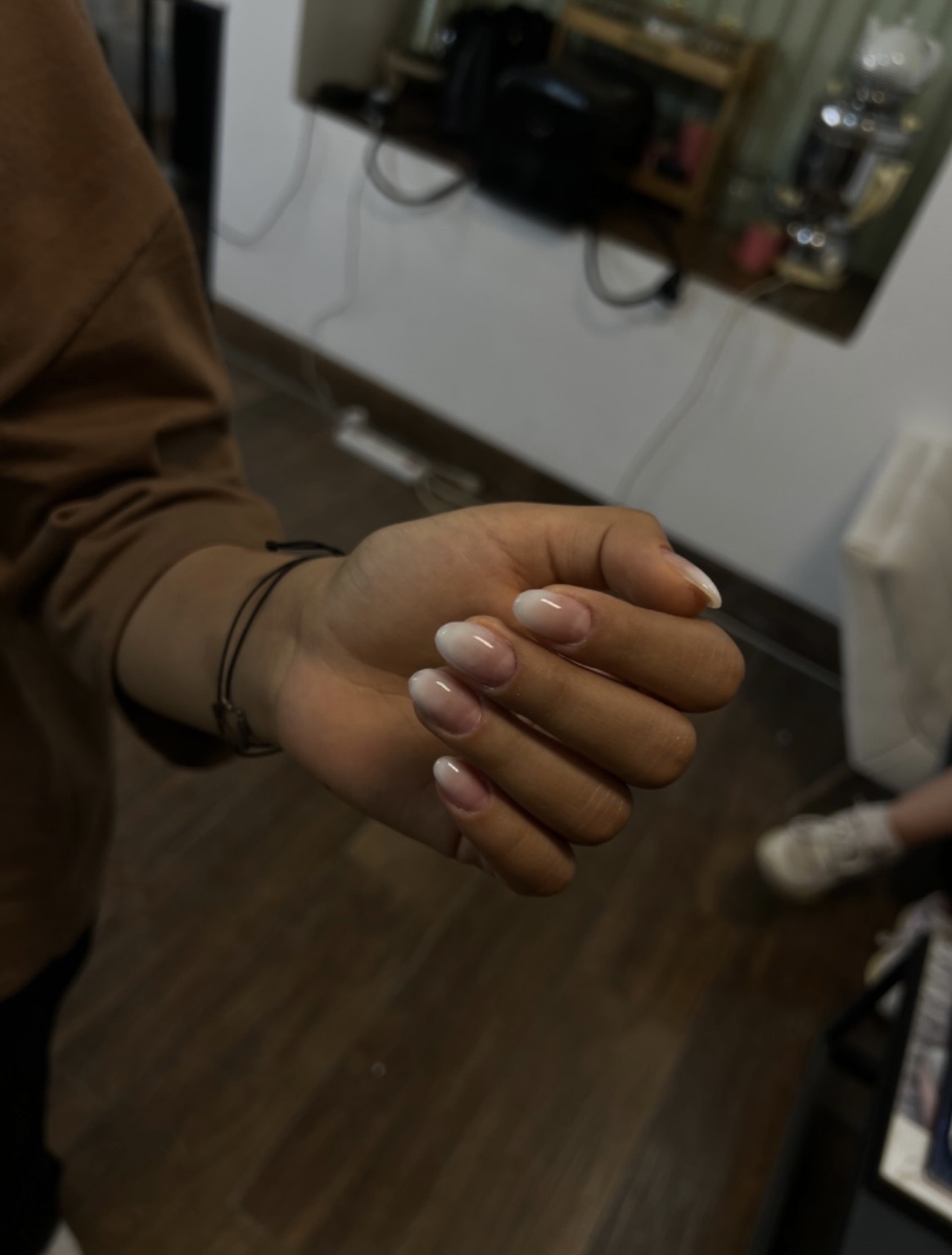 کاشت و لمینت ناخن